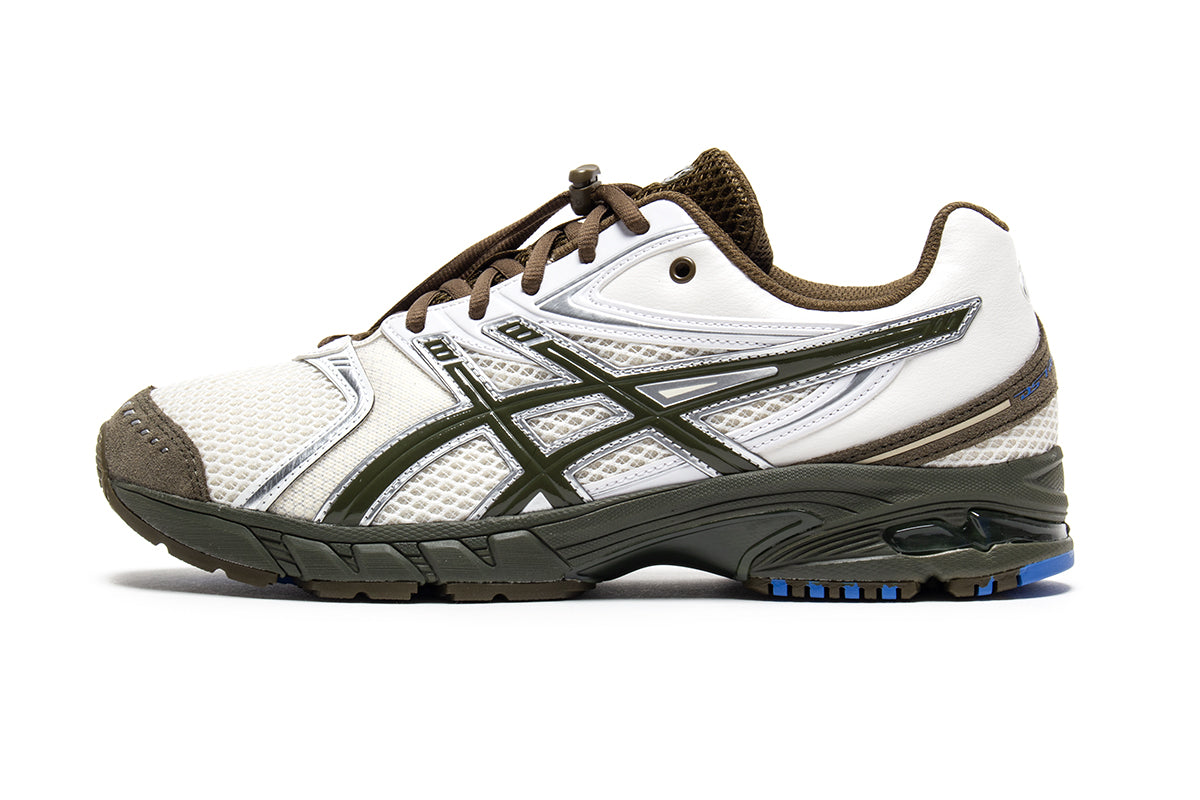 Asics - GEL-DS Trainer 14 x Temptation Vacation
Style # 1203A810.101
Color : Cream / Olive Canvas