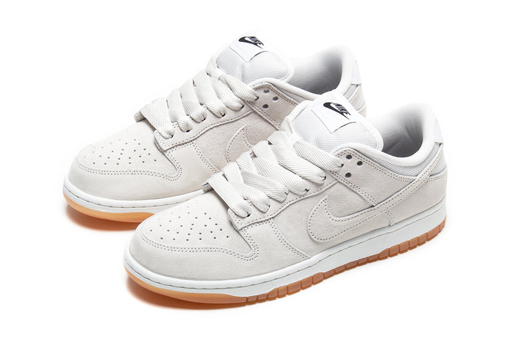 Nike SB - Dunk Low Pro B
Style # HJ0367-100
Color : Pale Ivory / White