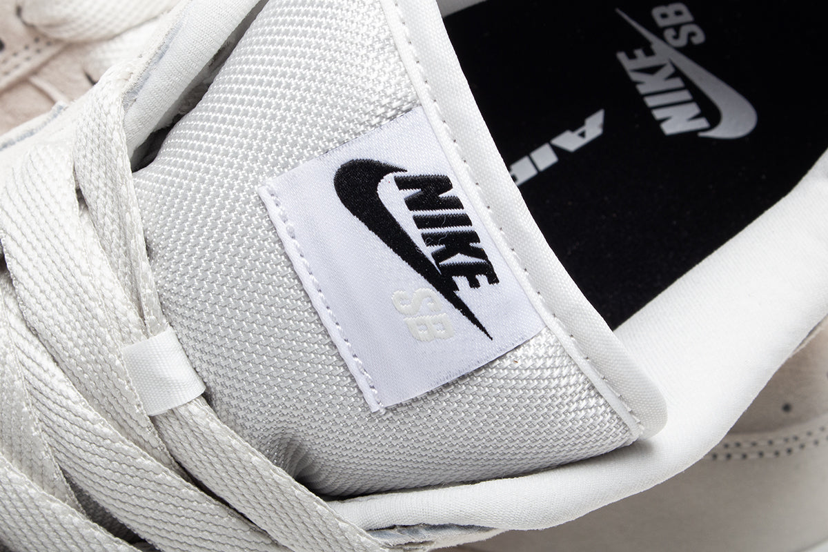 Nike SB - Dunk Low Pro B
Style # HJ0367-100
Color : Pale Ivory / White