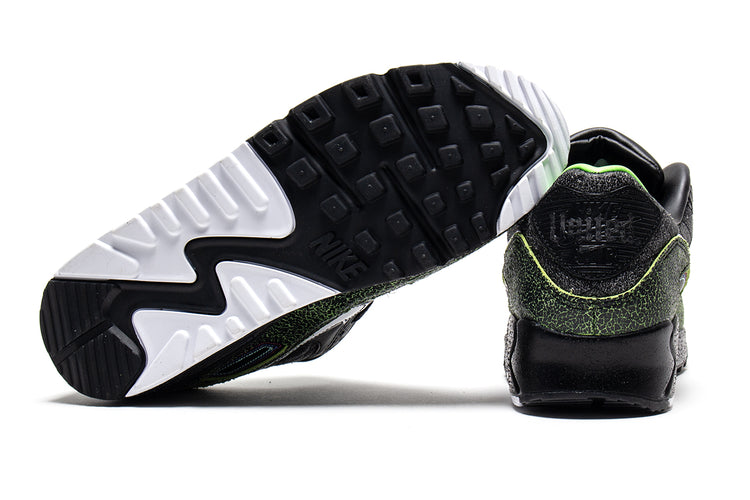 Nike - Air Max 90 SE
Style # IU0523-010
Color : Black / White / Black / Voltage Green