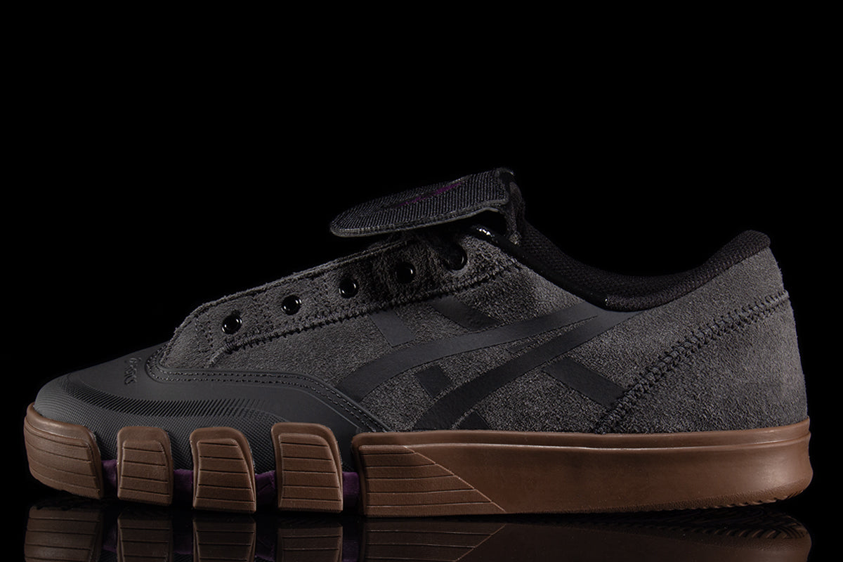 Asics Skateboarding - Gel-Flexkee Pro 2.0 x Late Nite Stars
Style # 1203B127.020
Color : Graphite Grey / Black