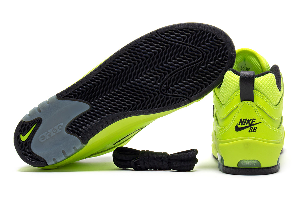 Nike SB - Air Max Ishod Premium
Style # IB6212-701
Color : Volt / Black&nbsp;
