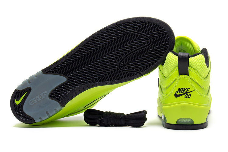 Nike SB - Air Max Ishod Premium
Style # IB6212-701
Color : Volt / Black&nbsp;