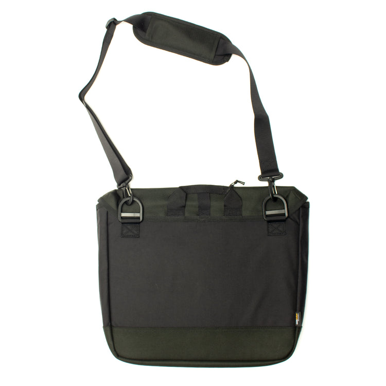 Filson | Surveyor Messenger Bag Style # 20277989 Color : Black