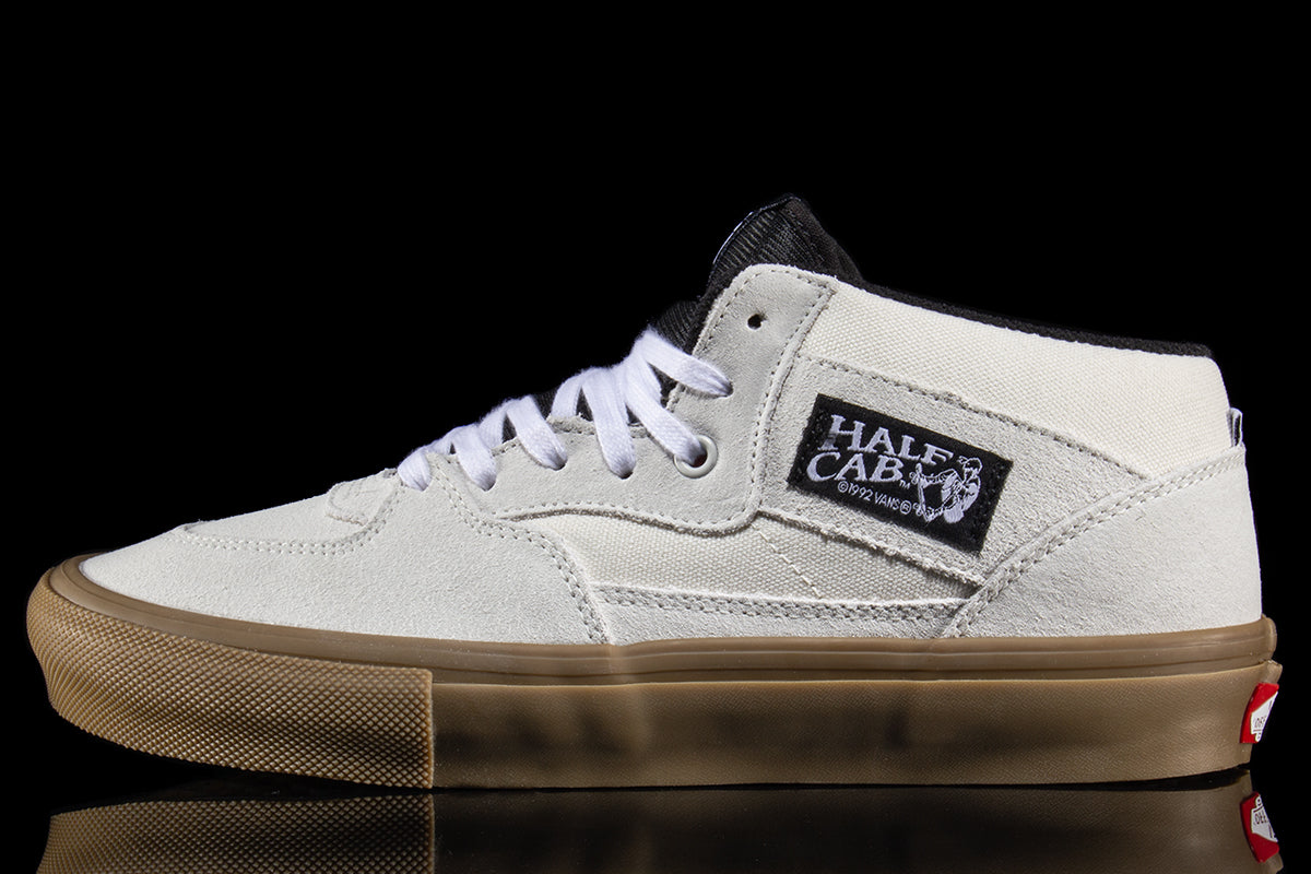 Vans - Skate Half Cab
Style # VN0A2Z348YG1
Color : Antique White / Gum