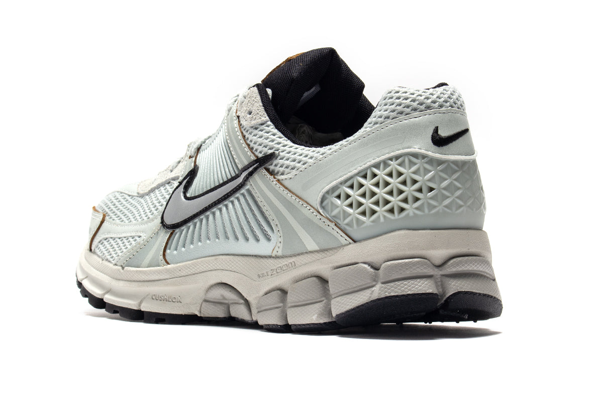 Nike | Women's Zoom Vomero 5 Style # FN6742-001 Color : Light Silver / Chrome / Light Bone / Black