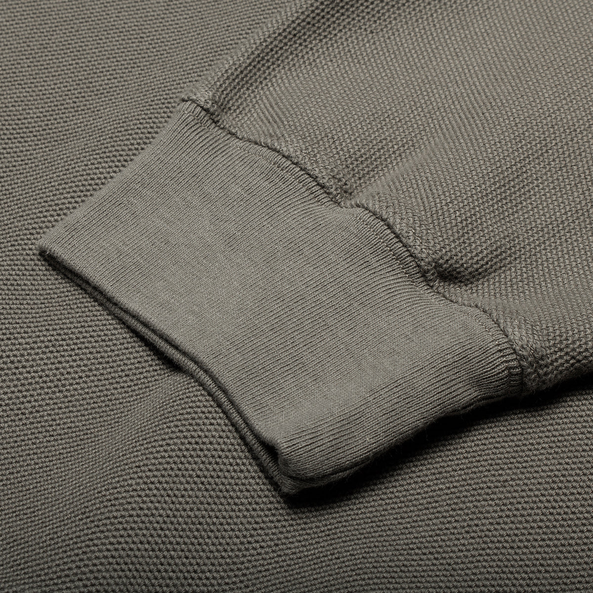 Polar Skate Co. - Half Zip L/S Pique Shirt
Color : Grey