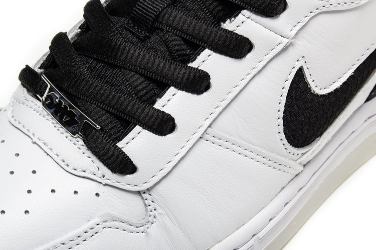 Nike SB - Paul Rodriguez Zoom Air Low
Style # HQ6828-100

Color : White / Black