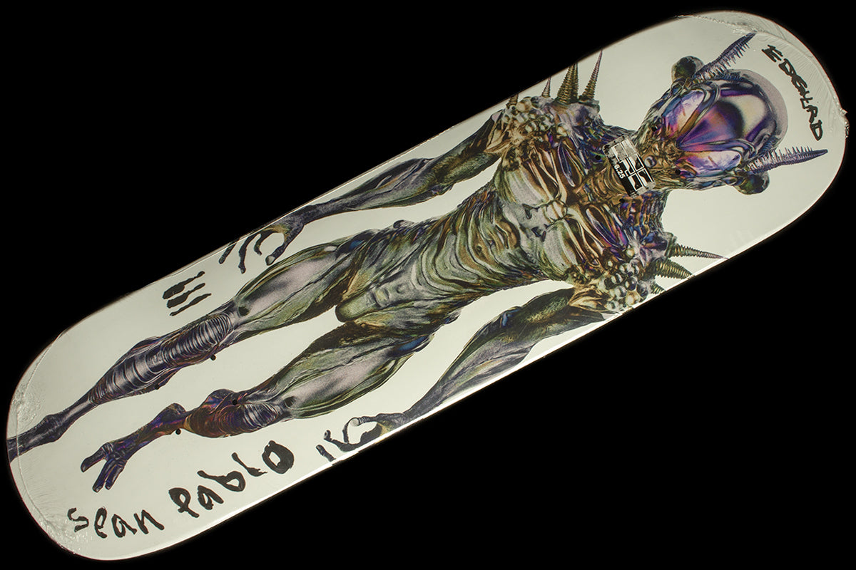 Edglrd - Flexrx Deck
Sizes : 8.25"
Wheelbase : 14.13"
Length : 31.82"
Sean Pablo