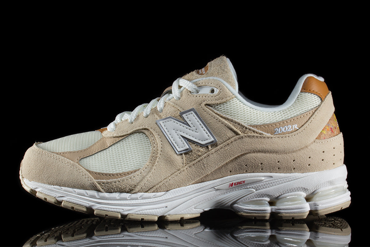 New Balance | 2002R Style # M2002RSC Color : Sandstone / Incense / Agora