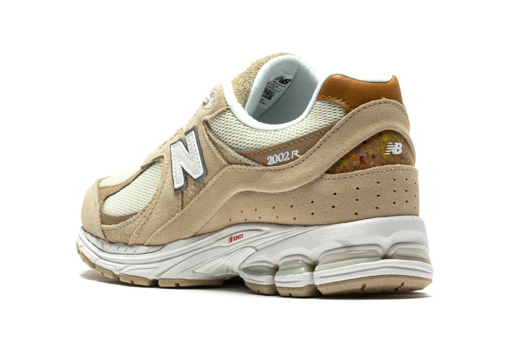 New Balance | 2002R Style # M2002RSC Color : Sandstone / Incense / Agora