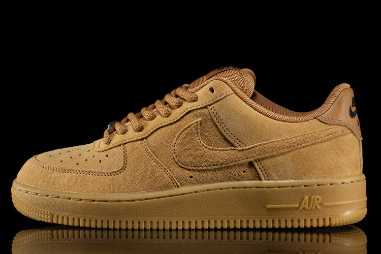 Nike SB - Air Force 1 SB
Style # HM8517-200
Color : Flax / Flax / Black / Gum Light Brown