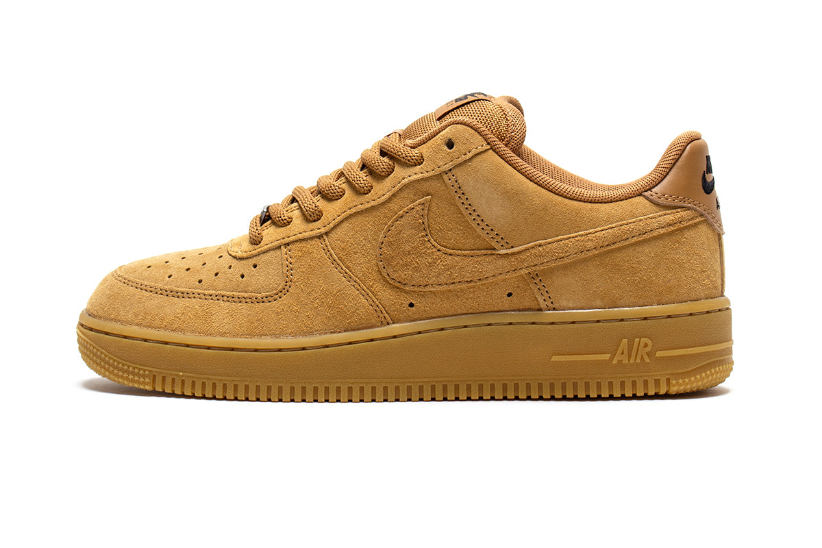 Nike SB - Air Force 1 SB
Style # HM8517-200
Color : Flax / Flax / Black / Gum Light Brown
