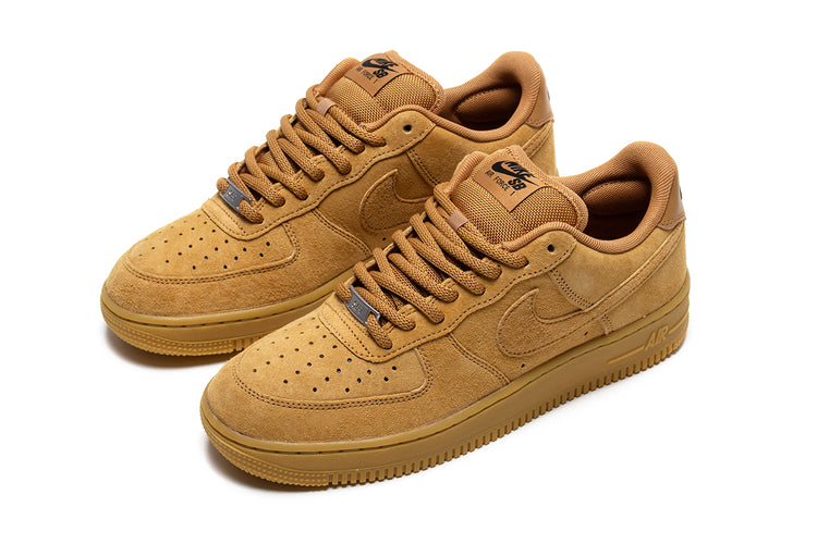 Nike SB - Air Force 1 SB
Style # HM8517-200
Color : Flax / Flax / Black / Gum Light Brown