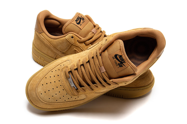 Nike SB - Air Force 1 SB
Style # HM8517-200
Color : Flax / Flax / Black / Gum Light Brown