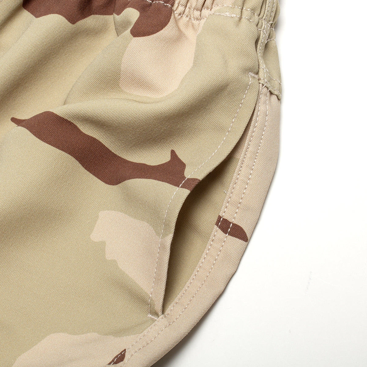 Stussy - Baggy Beach Short
Style # 112356
Color : Sand Camo