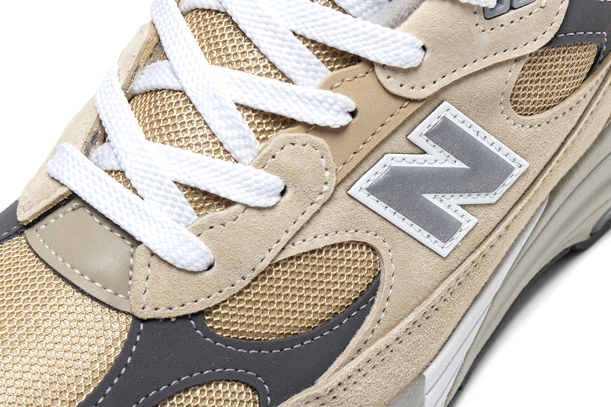New Balance - 992
Style # U992TA
Color : Incense / White / Grey