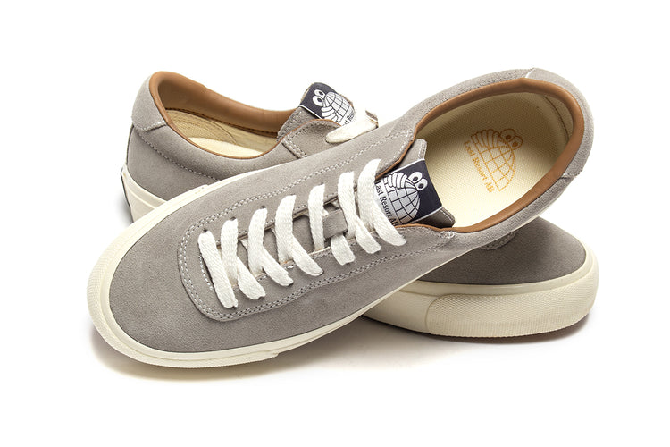 Last Resort AB | VM001 Suede Lo Color : Fog Grey / White