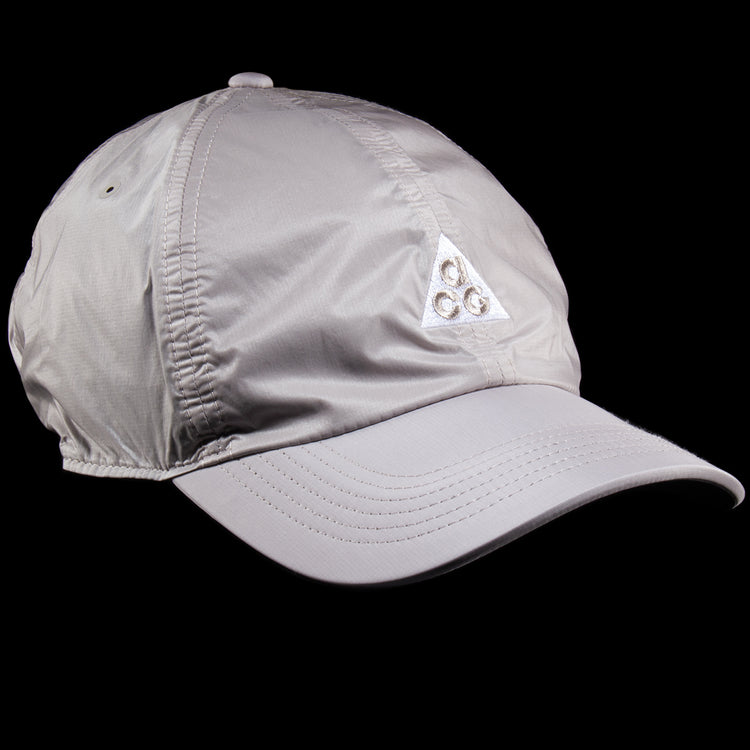 Nike - ACG Club Hat
Style # FB6533-009
Color : College Grey&nbsp;