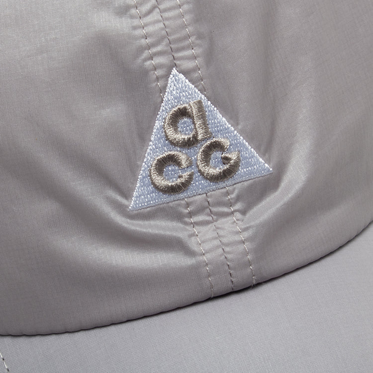 Nike - ACG Club Hat
Style # FB6533-009
Color : College Grey&nbsp;