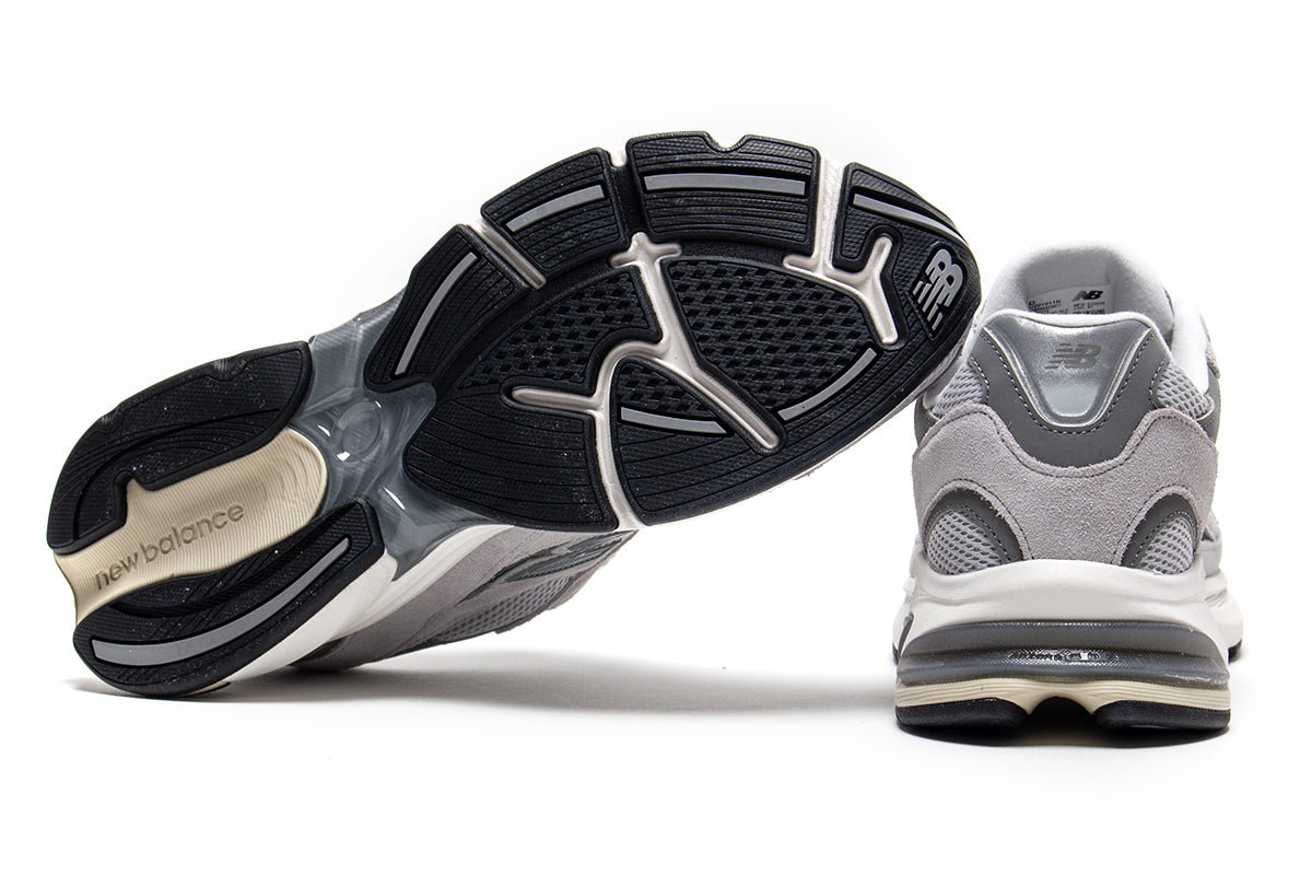 New Balance - 2010
Style # U201011N

Color : Raincloud / Harbor Grey / White