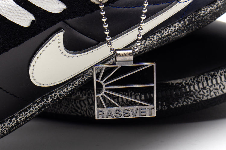 Nike SB - Zoom Tennis Classic x Rassvet
Style # IO9846-400
Color : Blue Void / Blue Void / Sail