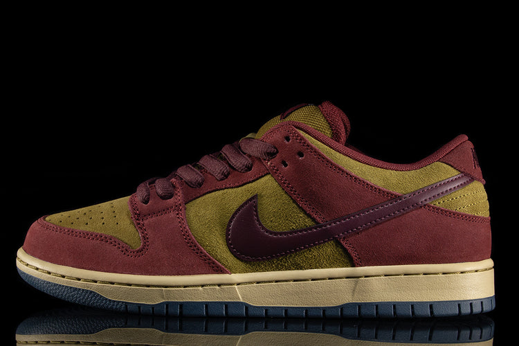 Nike - Dunk Low Pro
Style # HQ1625-600
Color : Dark Team Red / Burgundy Crush / Olive Flak