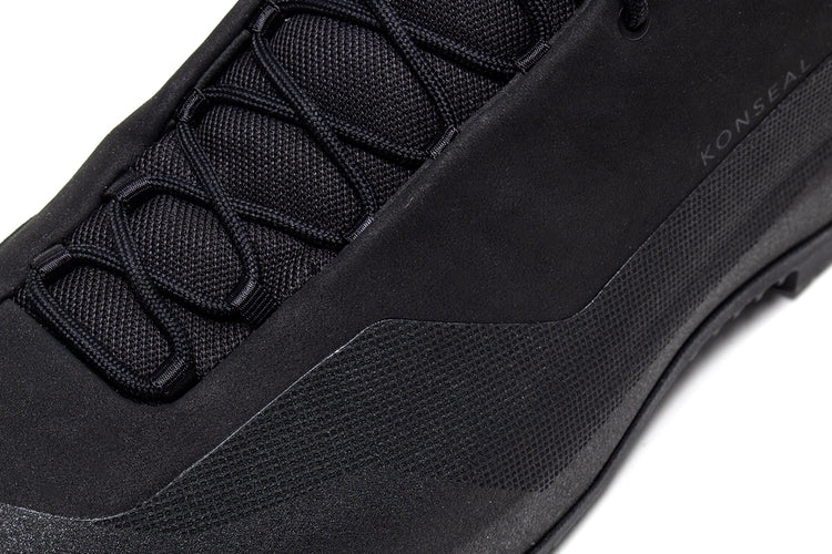 Arc'teryx - Konseal GTX
Color : Black / Black
