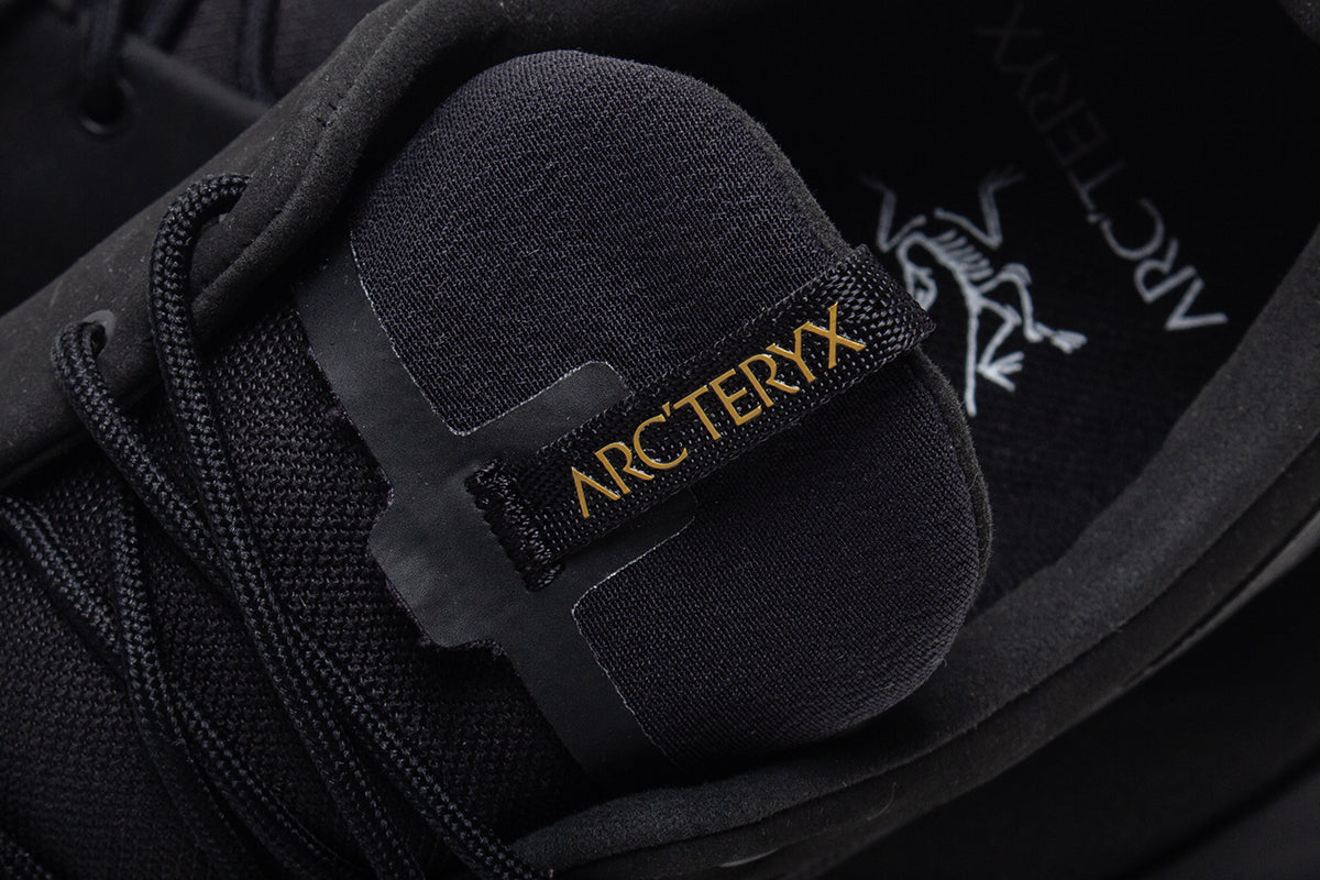 Arc'teryx - Konseal GTX
Color : Black / Black