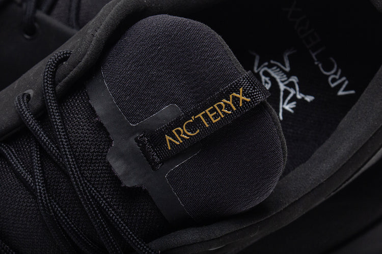 Arc'teryx - Konseal GTX
Color : Black / Black