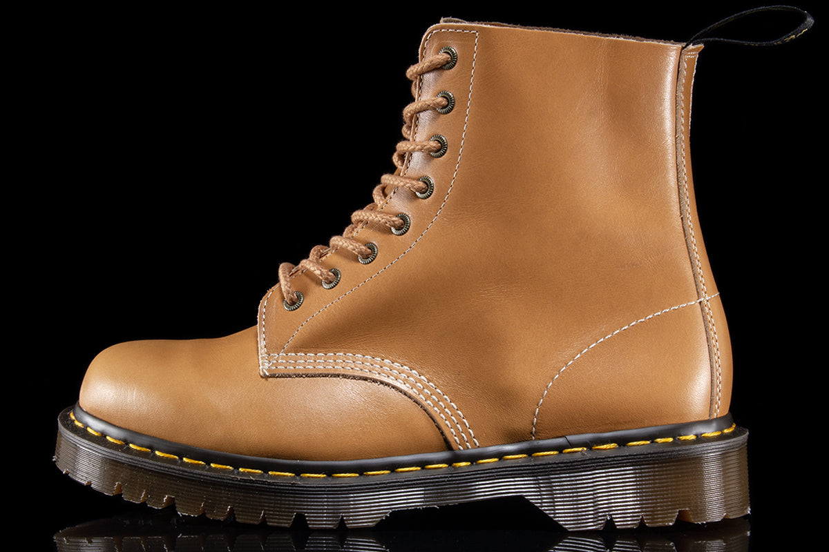 Dr. Martens - 1460 Pascal
Style # 42945961
Color : Tan