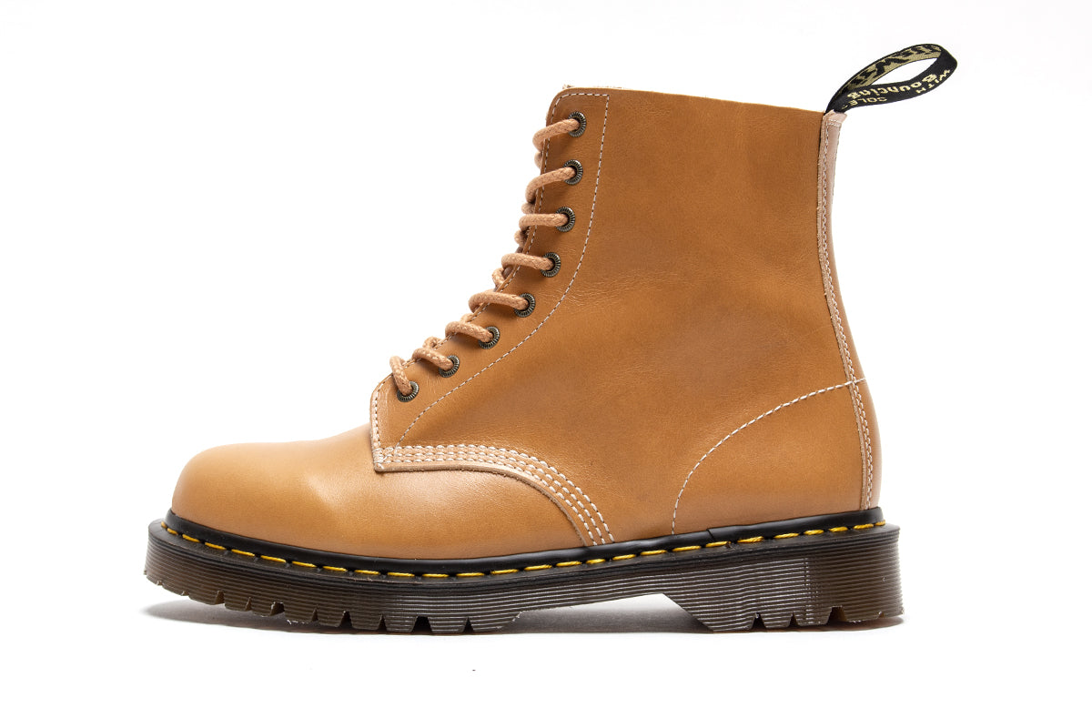 Dr. Martens - 1460 Pascal
Style # 42945961
Color : Tan