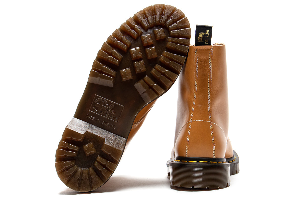 Dr. Martens - 1460 Pascal
Style # 42945961
Color : Tan