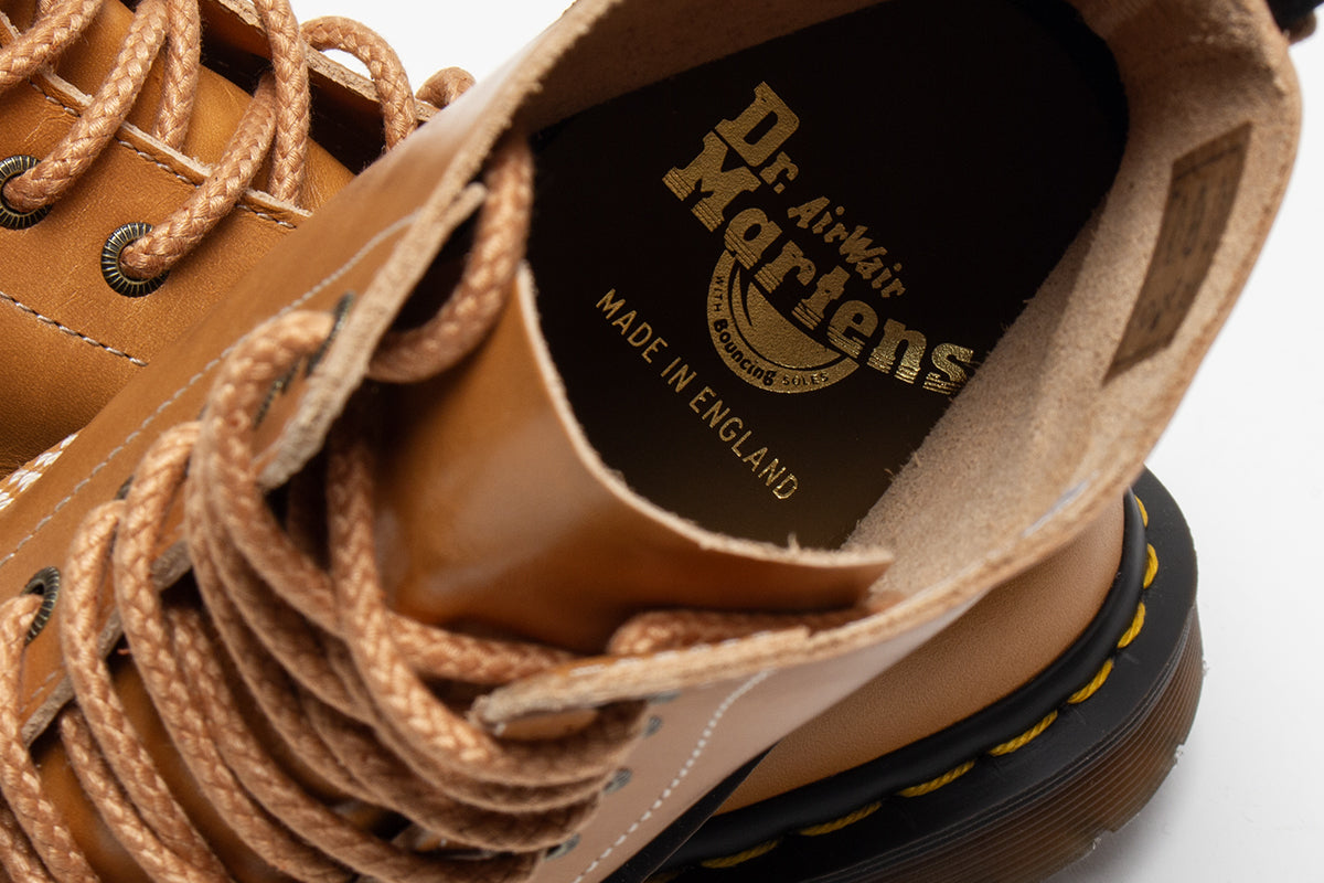 Dr. Martens - 1460 Pascal
Style # 42945961
Color : Tan