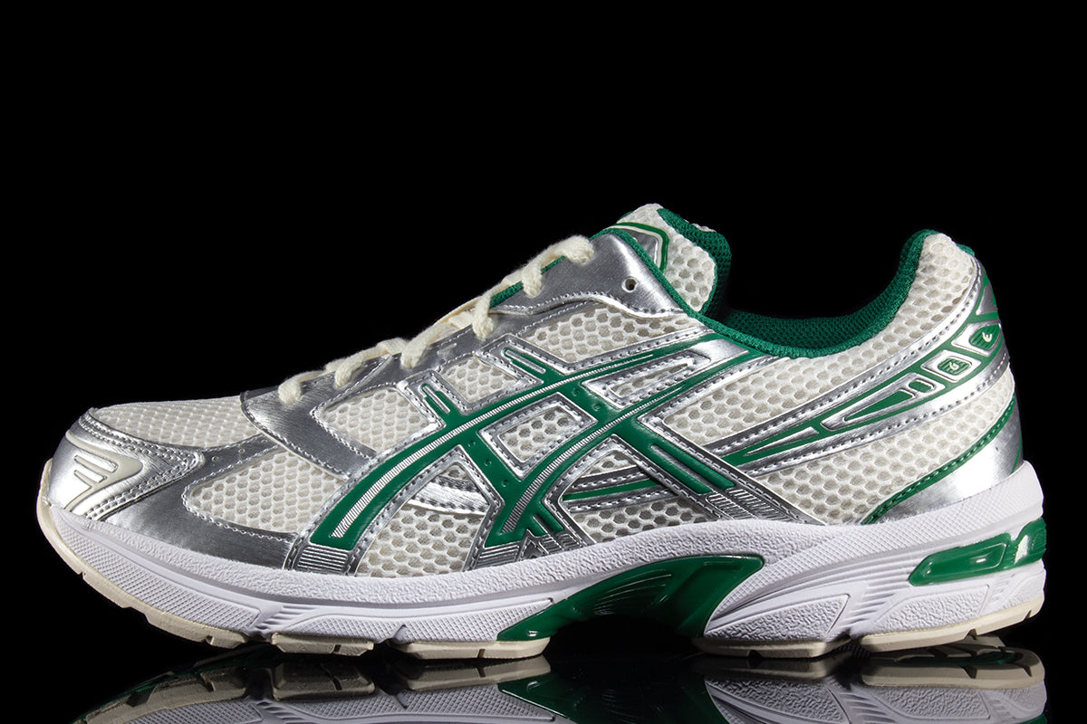 Asics - Gel-1130
Style # 1201A974.100
Color : Cream / Kale