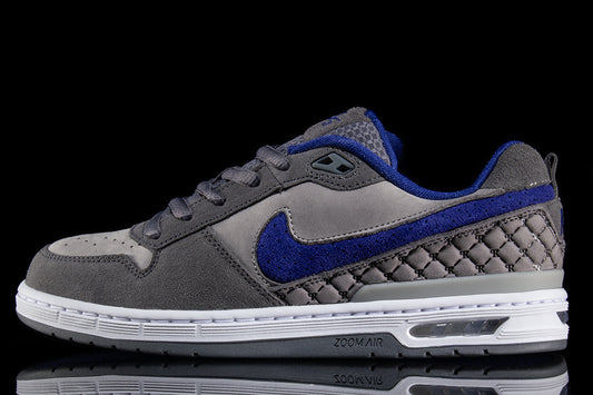 Nike SB - Paul Rodriguez Zoom Air Low
Style # IU7835-001
Color : Flint Grey / Deep Royal Blue / Flint Grey