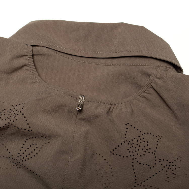 Satisfy - PeaceShell™ River S/S Shirt
Style # 11082-91016
Color : Falcon