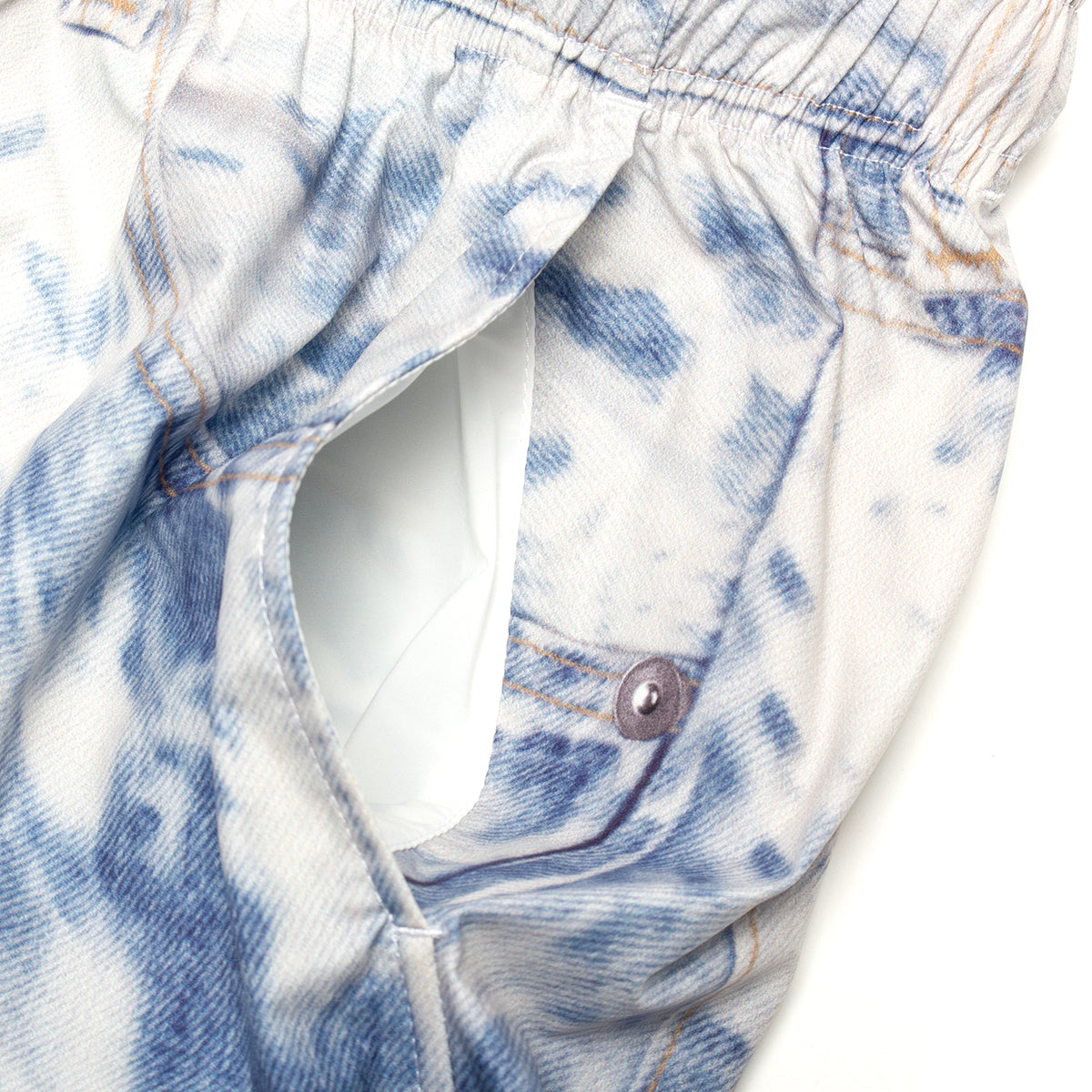 Satisfy - PeaceShell ™ Unlined Shorts 5"
Style # 12008-61G00
Color : Bleached Blue Denim
