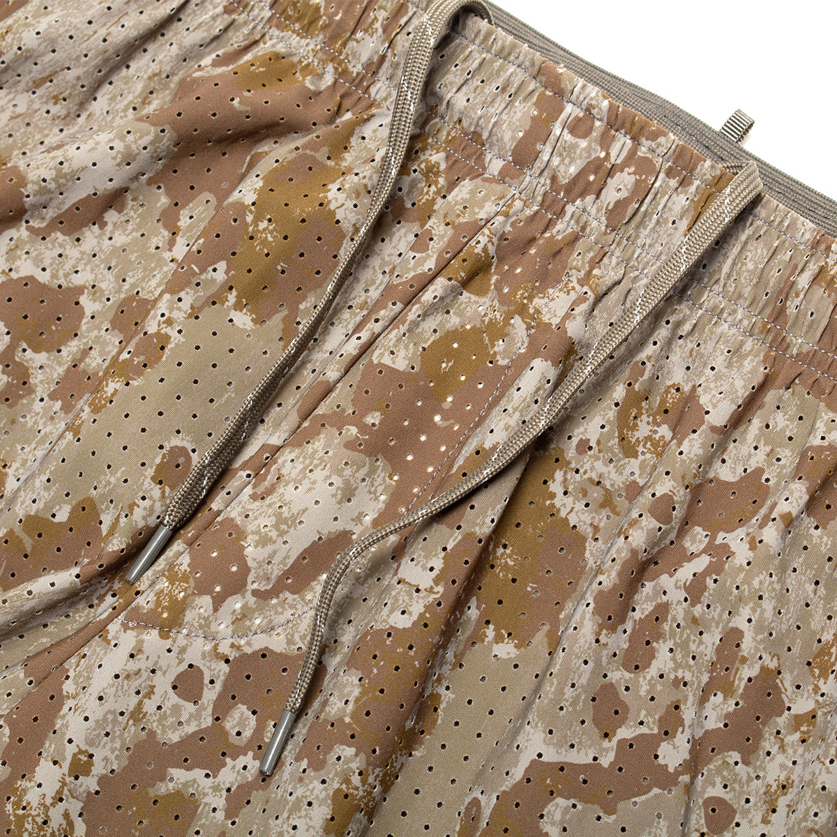 Satisfy - Space-O™ Shorts 5"
Style # 12043-59F01
Color : Camo