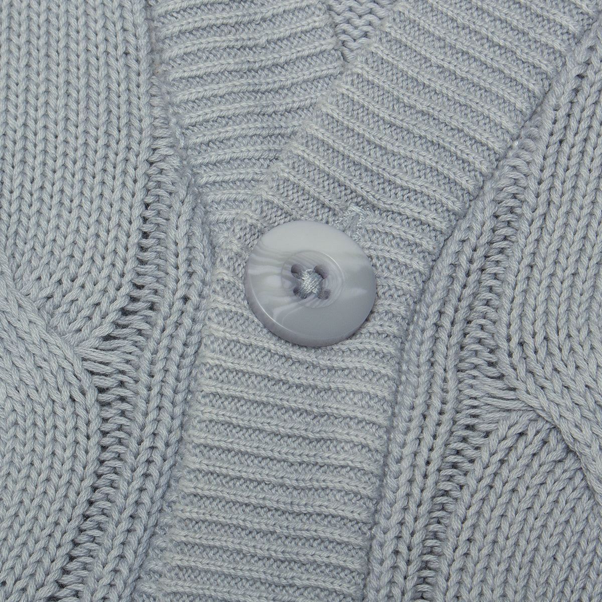 Carhartt WIP - Carter Cardigan
Style # I035178-0N1
Color : Blue Fog