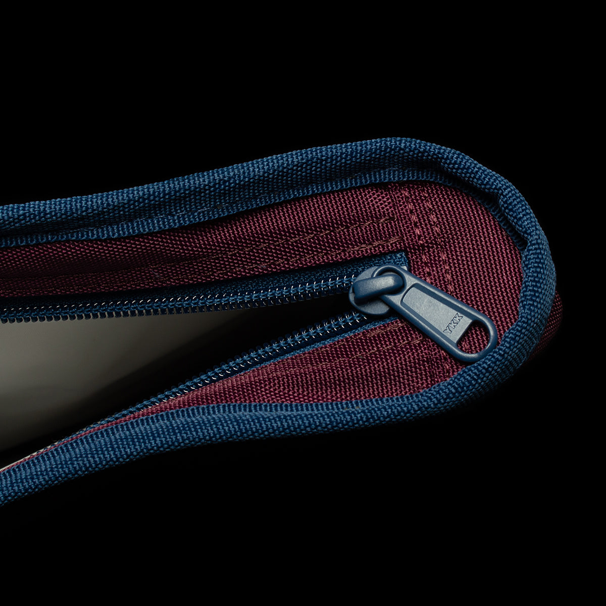 Last Resort AB x Julian Smith - Cooler Bag Color : Plum / Dirty Blue