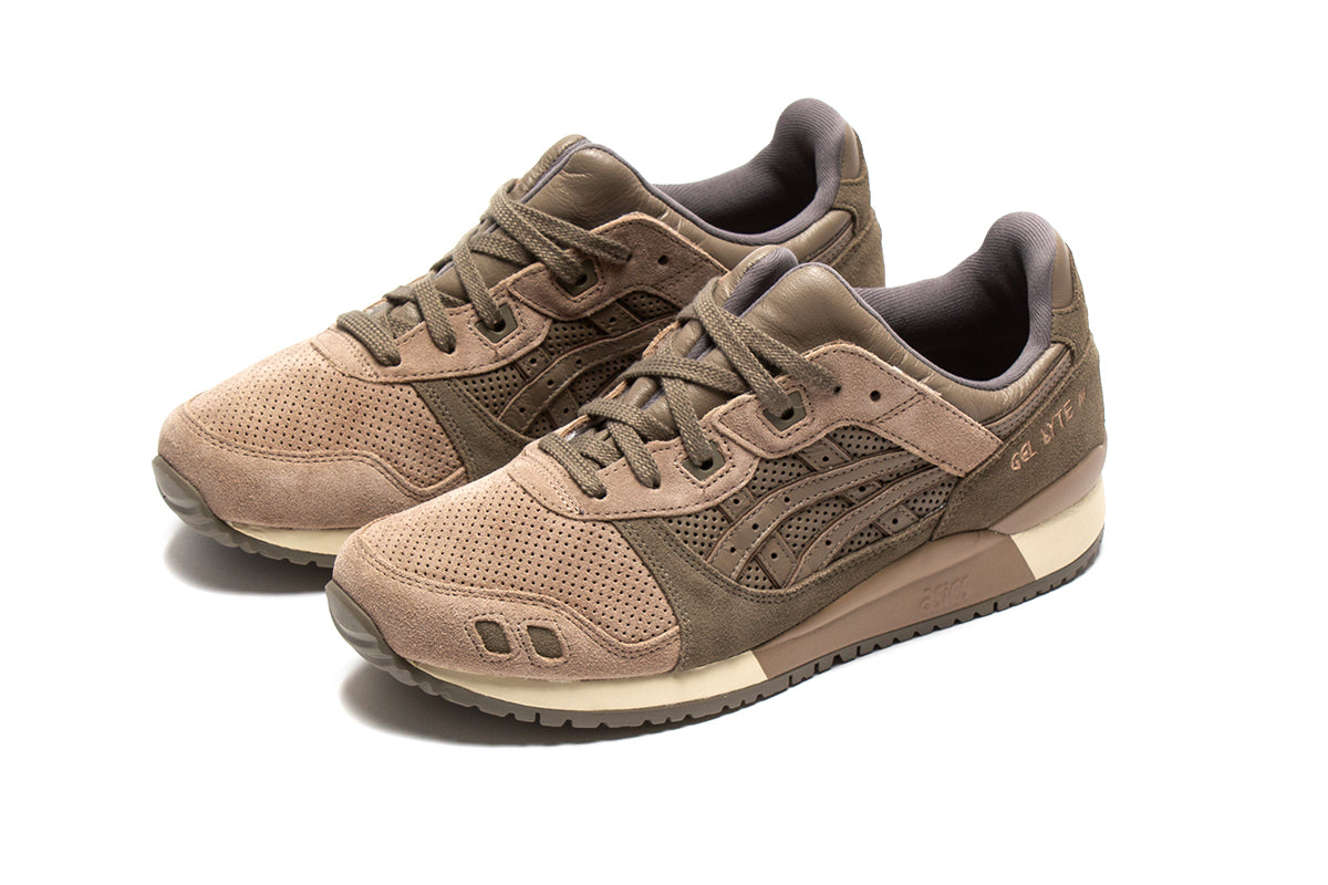 Asics | Gel-Lyte III OG Style # 1201A762.020 Color : Taupe Grey / Dark Taupe