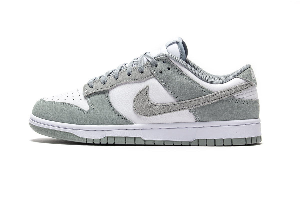 Nike | Dunk Low Retro Style # FQ8249-101 Color : White / Light Pumice