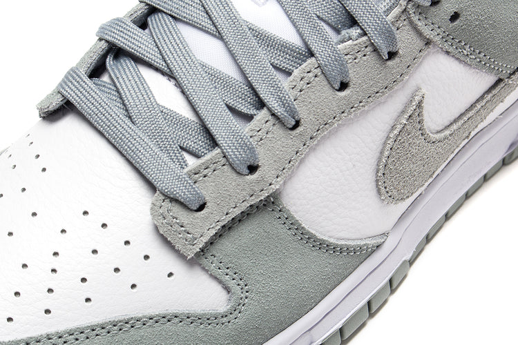 Nike | Dunk Low Retro Style # FQ8249-101 Color : White / Light Pumice