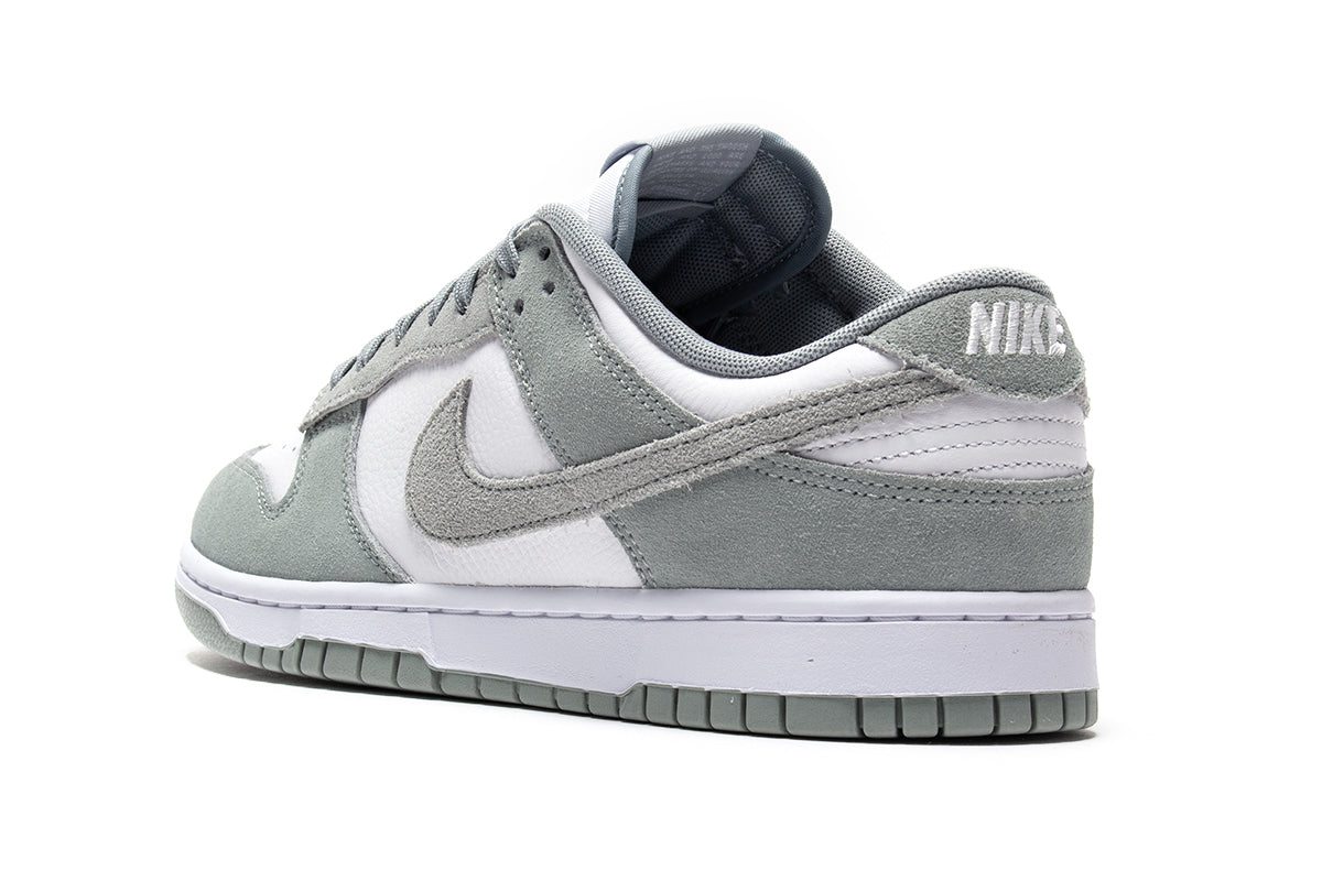 Nike | Dunk Low Retro Style # FQ8249-101 Color : White / Light Pumice