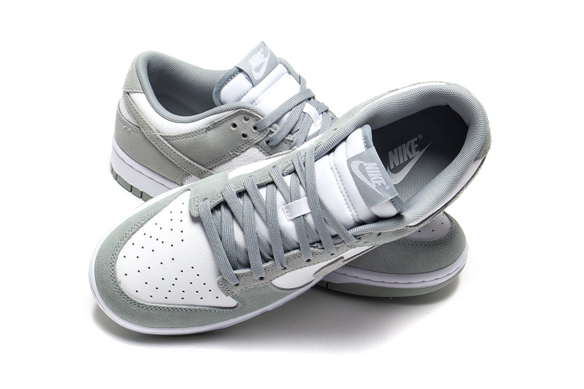 Nike | Dunk Low Retro Style # FQ8249-101 Color : White / Light Pumice