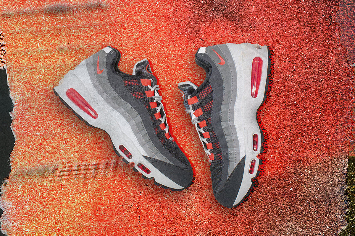 Nike - Air Max 95 Big Bubble
Style # IV6425-060
Color : Anthracite / Solar Red / LT Graphite