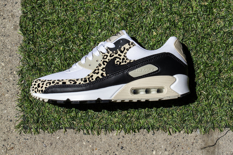 Nike - Women's Air Max 90
Style # IF1619-100
Color : White / Black / Sand Drift / Hemp