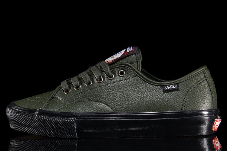 Vans - Ave Classic VCU x Hockey
Style # VN000Z972031
Color : Green / Black