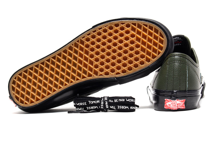 Vans - Ave Classic VCU x Hockey
Style # VN000Z972031
Color : Green / Black
